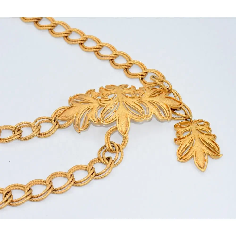 ST. JOHN Turned Brass Double Loops Chain Sculpture Gold Tone Belt 36